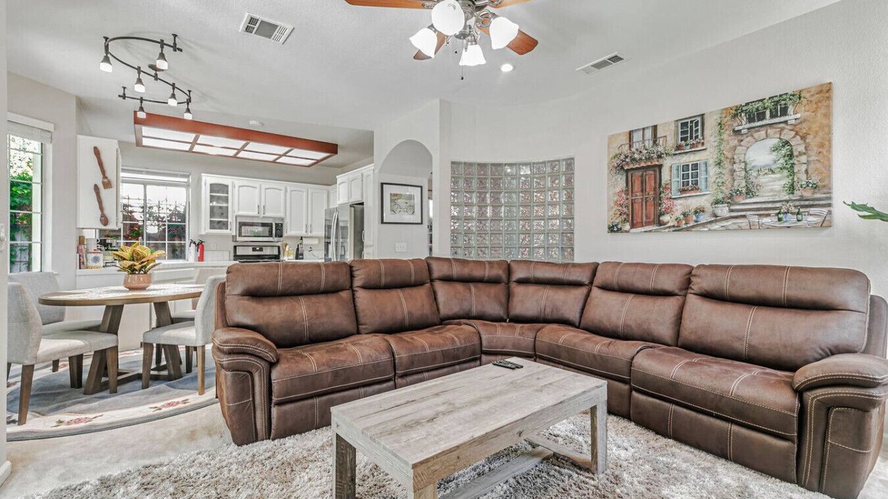 Photo of Livingroom in Ardenwood
