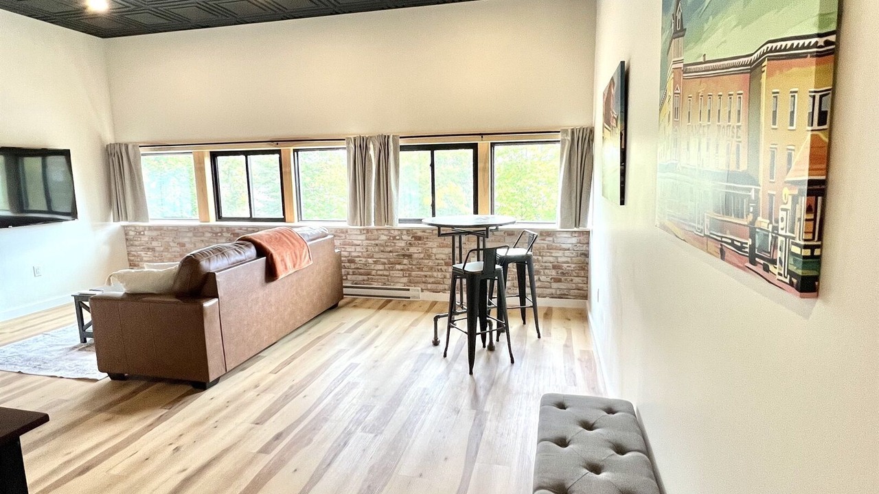Photo of Livingroom in Pittsfield