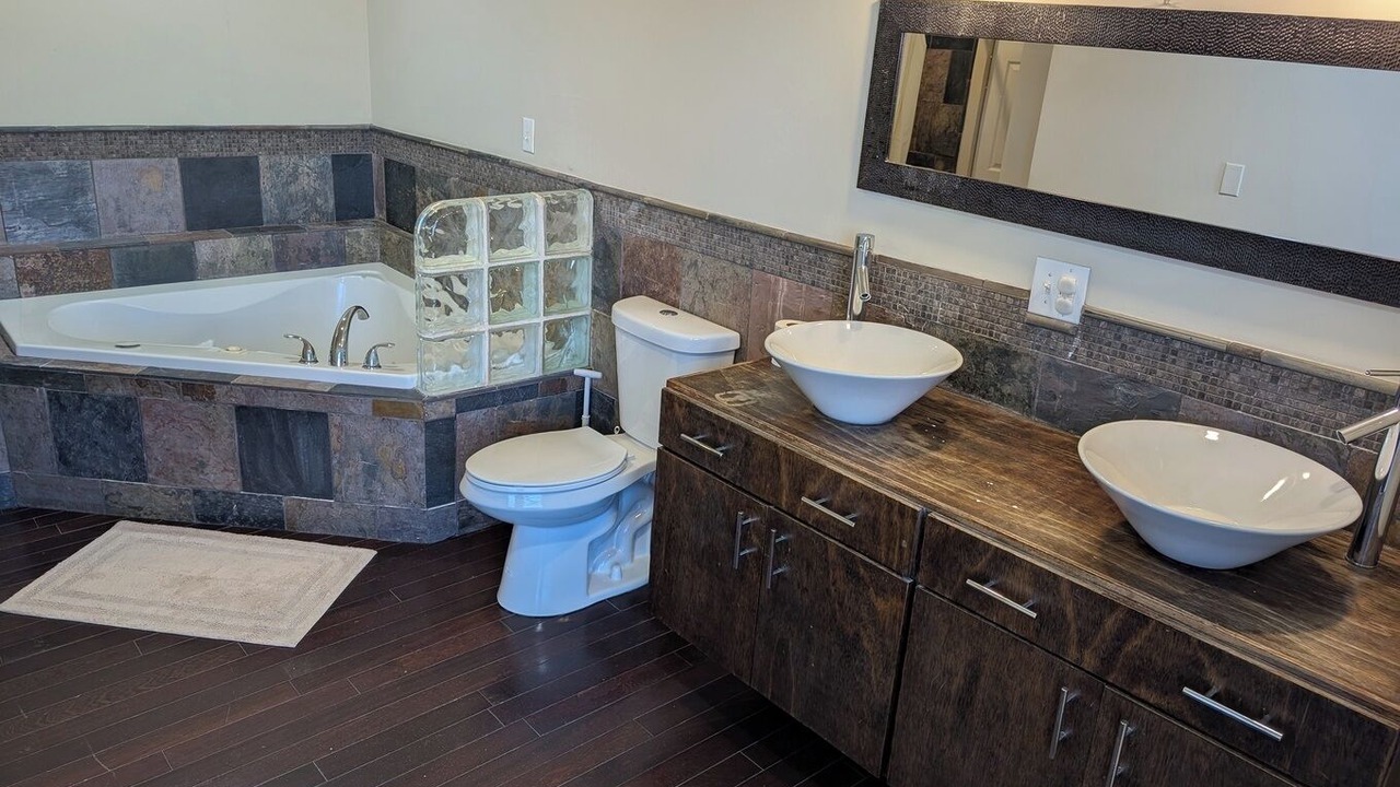 Photo of Bathroom in The Gate
