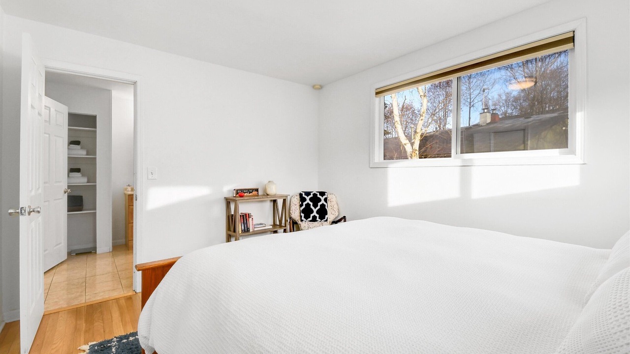 Photo of Bedroom in University Area