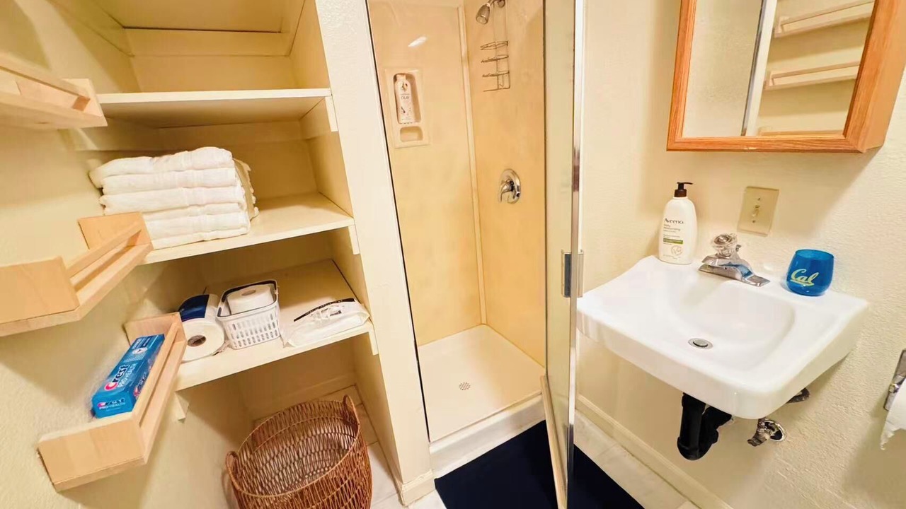 Photo of Bathroom in El Cerrito