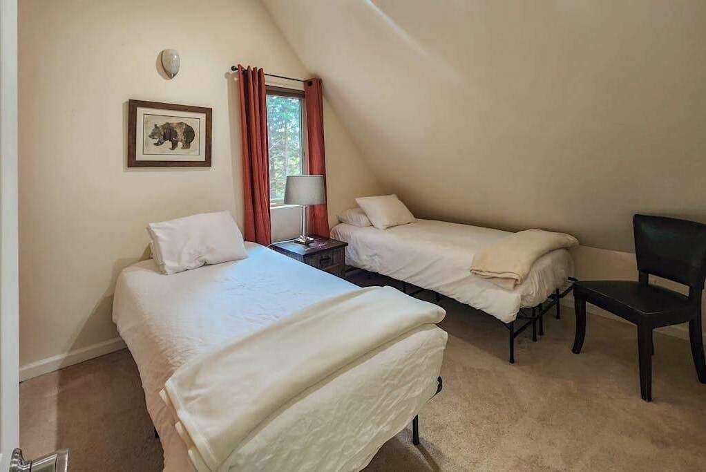 Photo of Bedroom in Girdwood