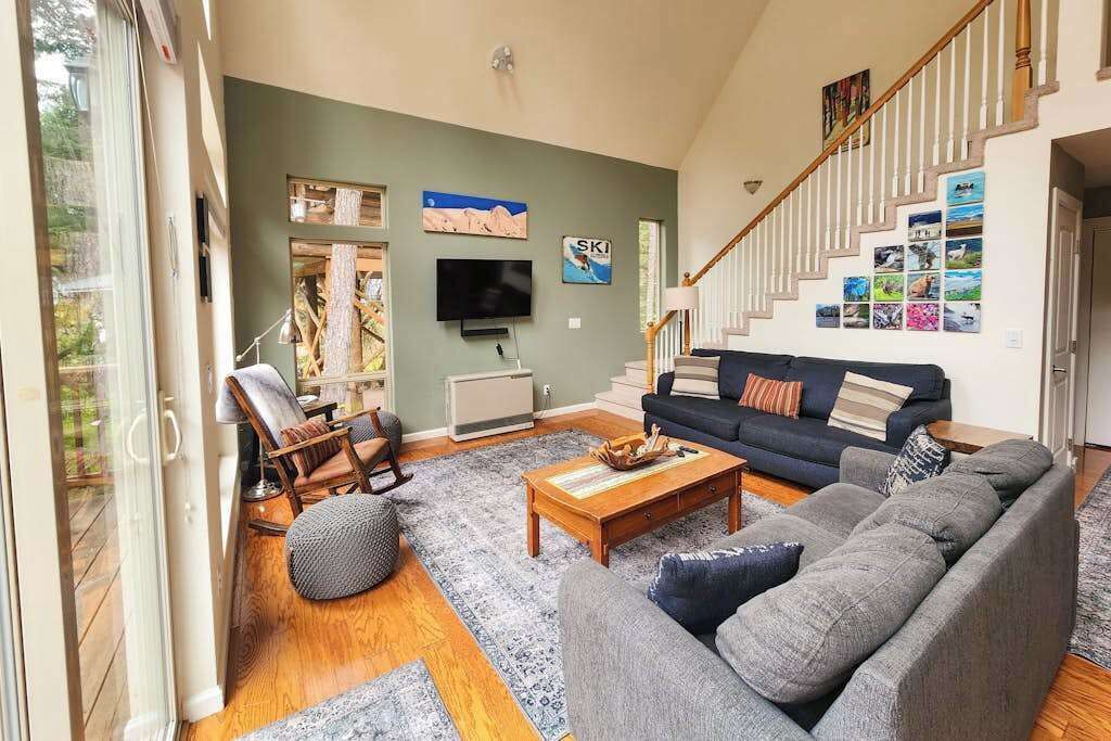 Photo of Livingroom in Girdwood