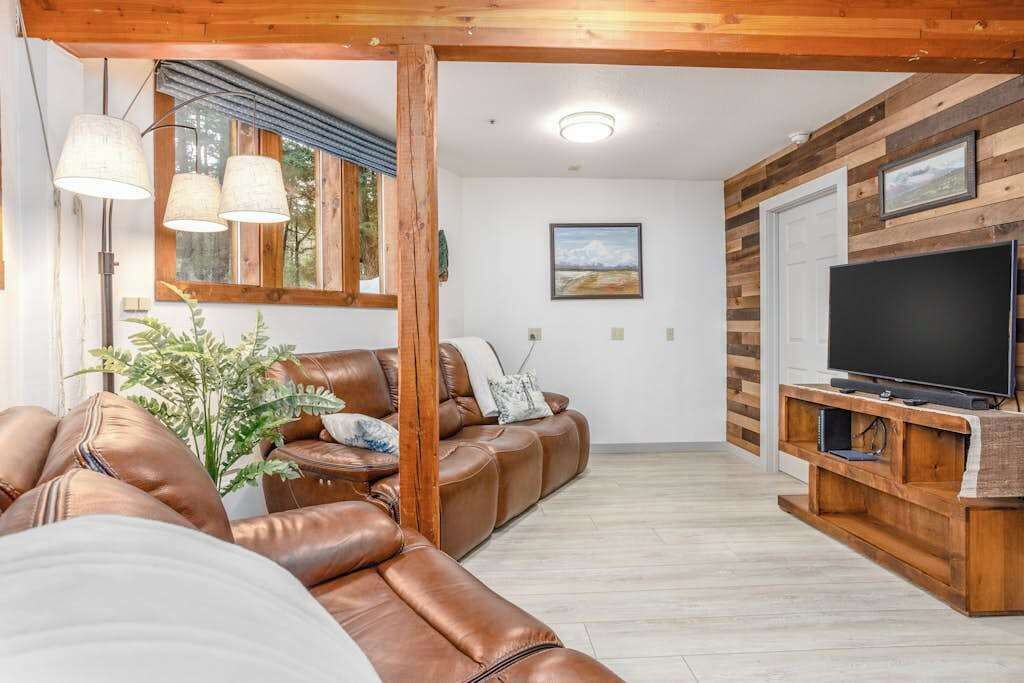 Photo of Livingroom in Girdwood