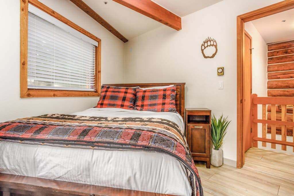 Photo of Bedroom in Girdwood