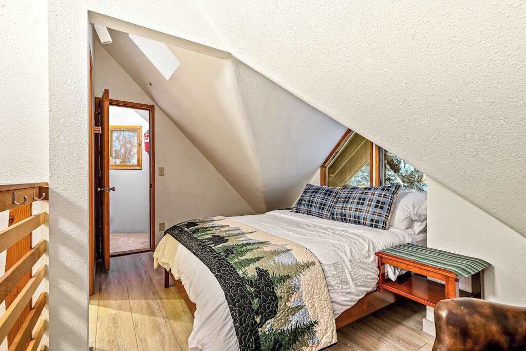 Photo of Bedroom in Girdwood