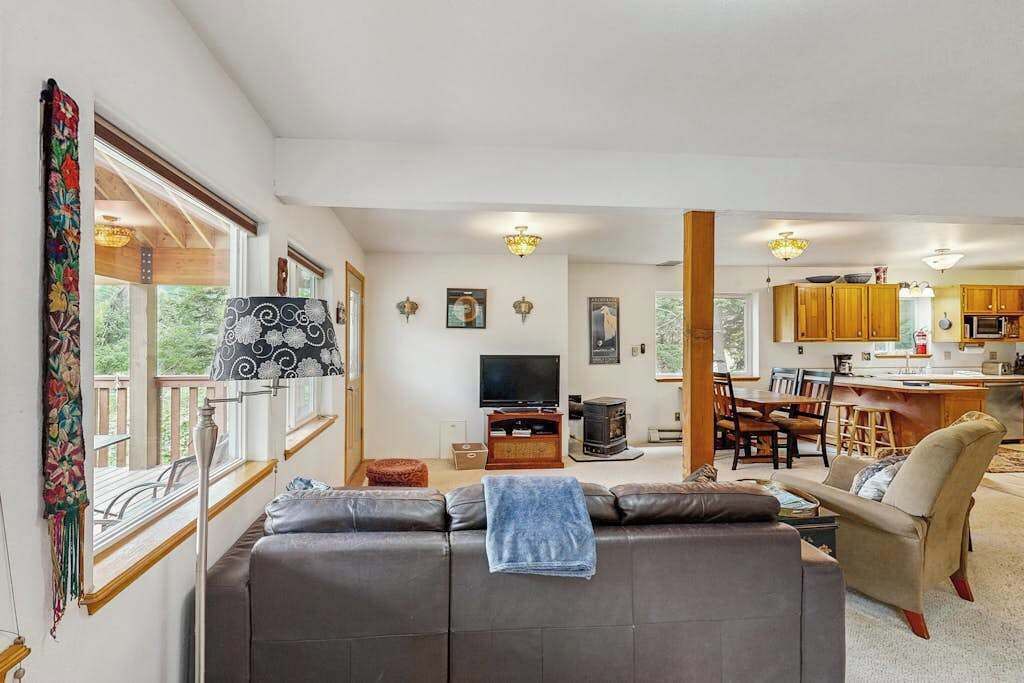 Photo of Livingroom in Girdwood