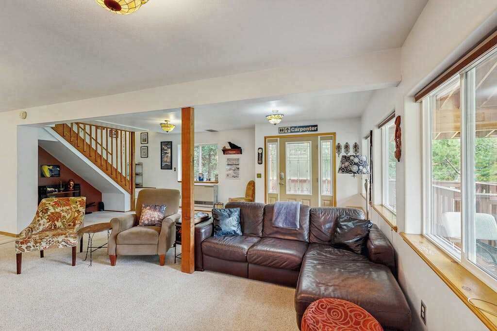 Photo of Livingroom in Girdwood