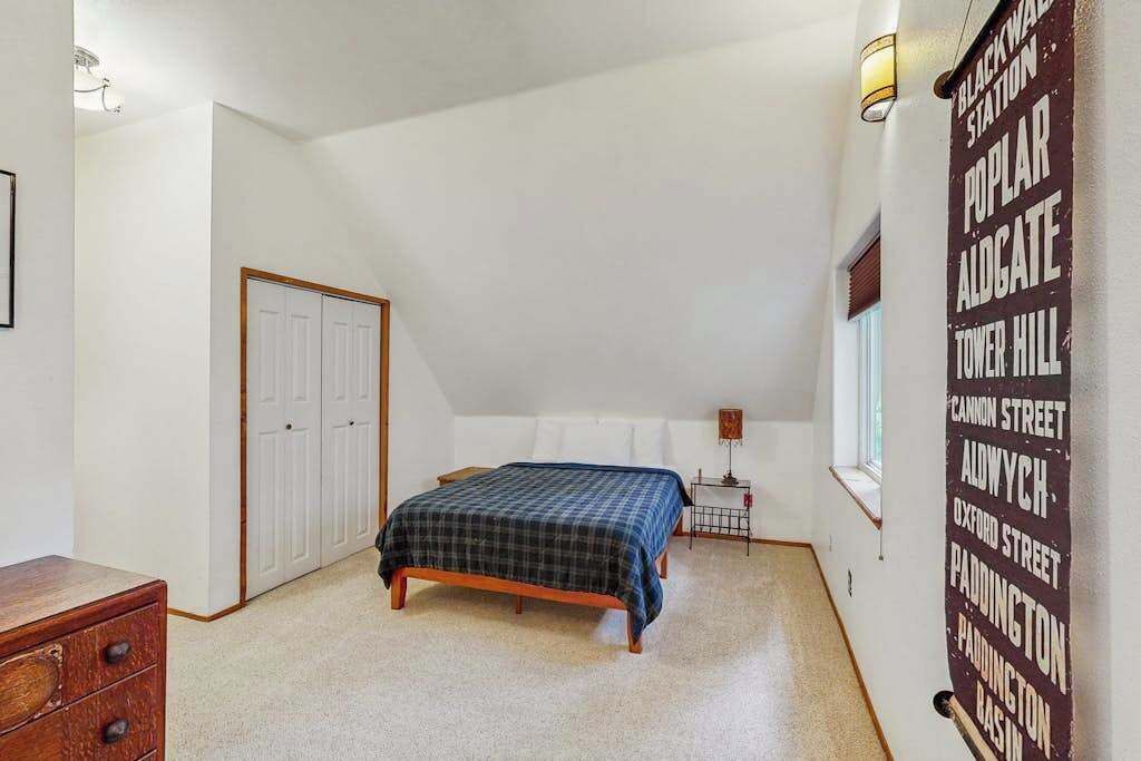 Photo of Bedroom in Girdwood