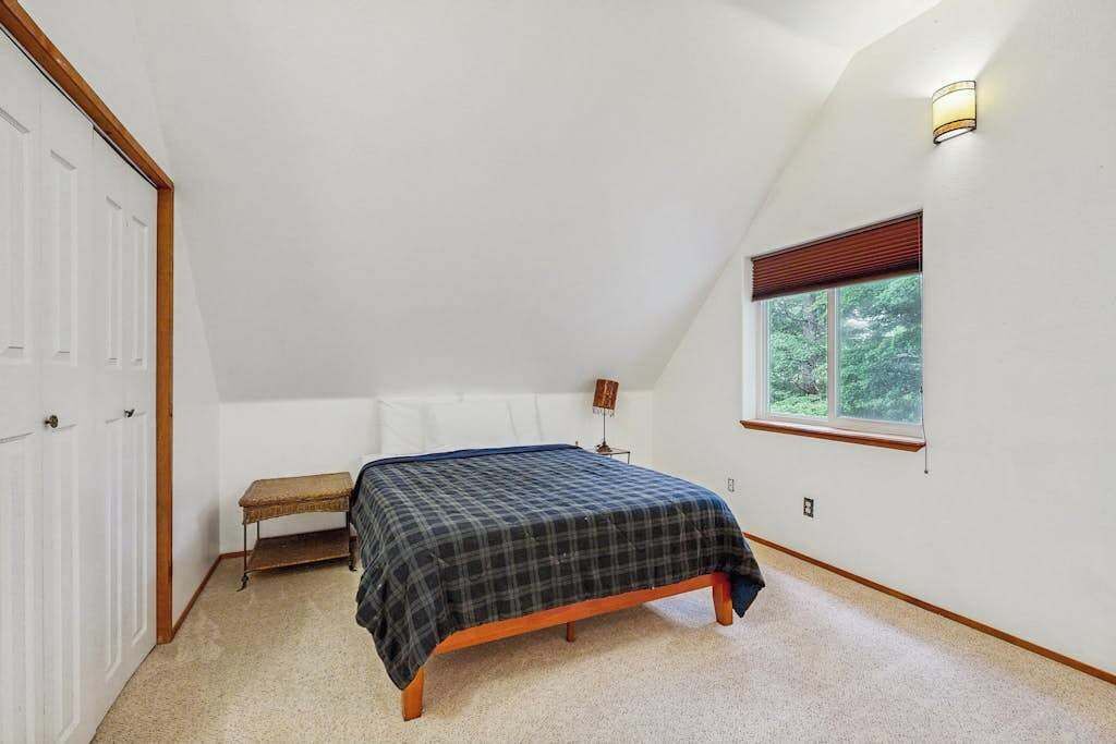 Photo of Bedroom in Girdwood