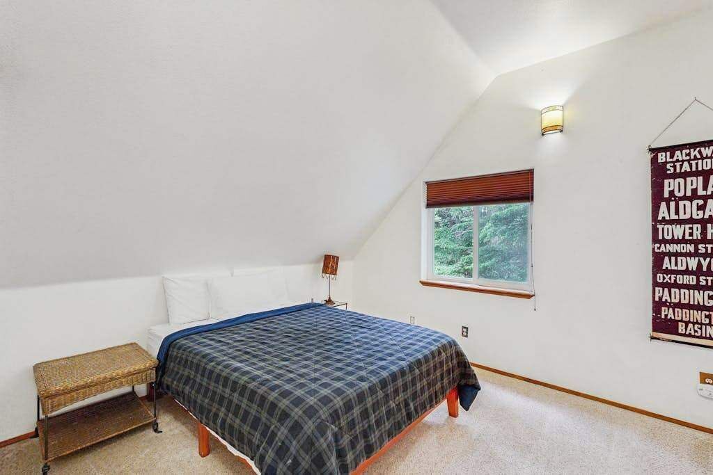 Photo of Bedroom in Girdwood