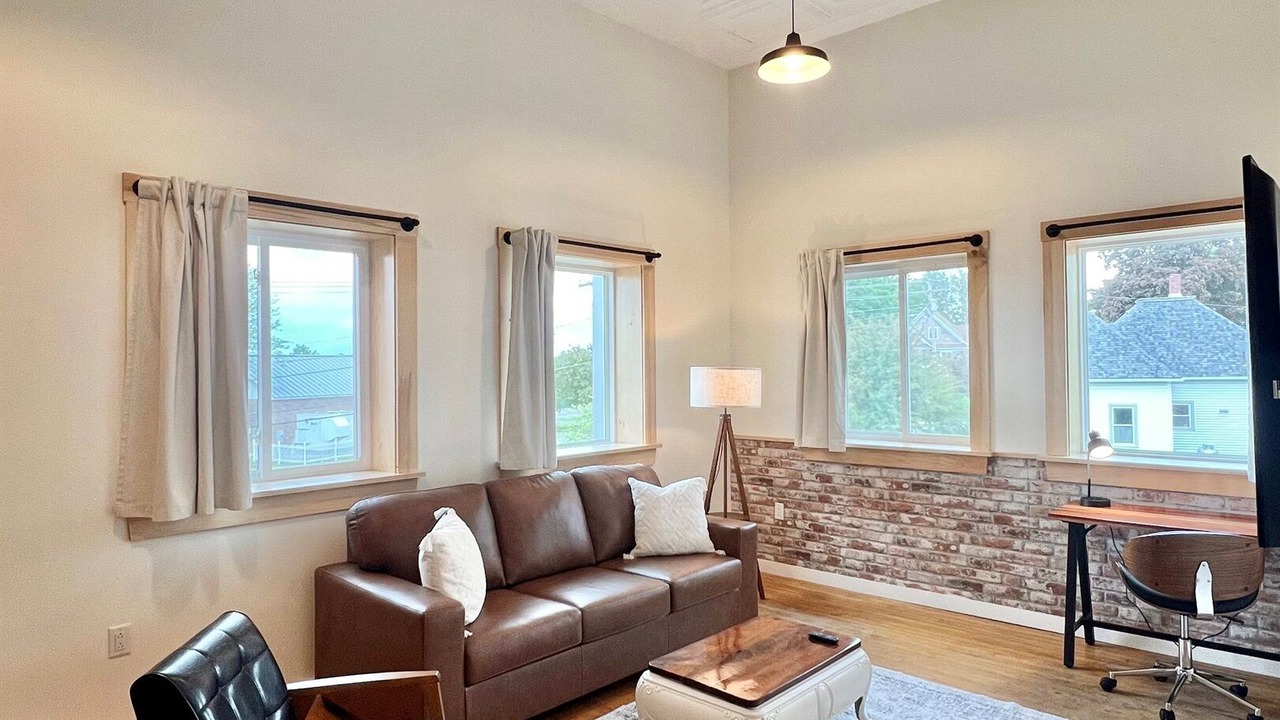 Photo of Livingroom in Pittsfield