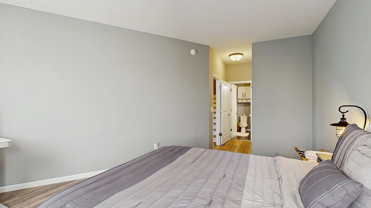 Photo of Bedroom in Cedar Neck