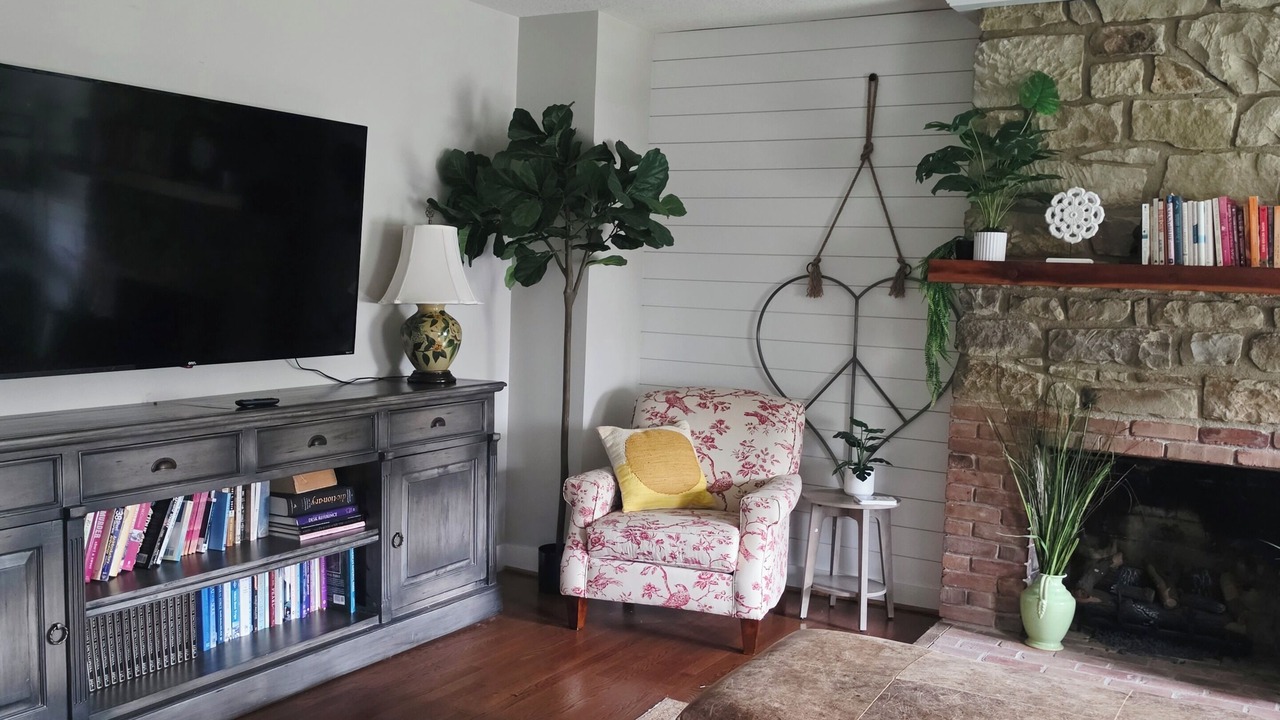 Photo of Livingroom in Heath