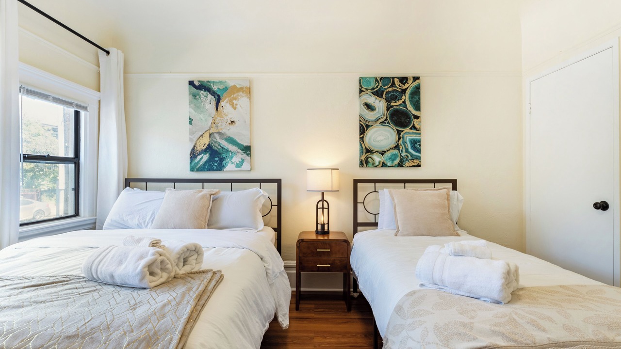 Photo of Bedroom in Uptown Oakland