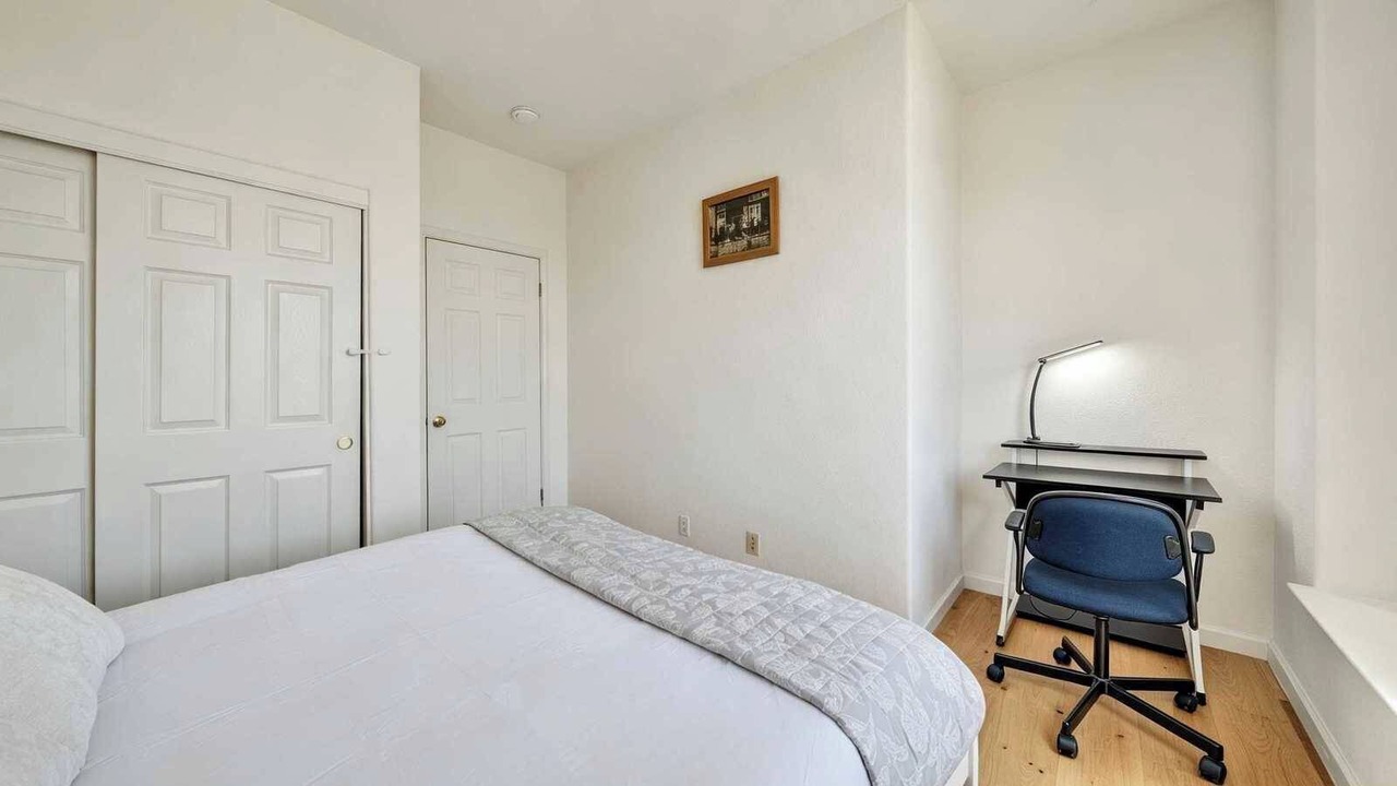 Photo of Bedroom in West Alameda