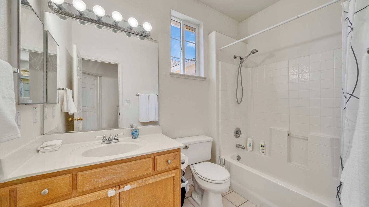 Photo of Bathroom in West Alameda