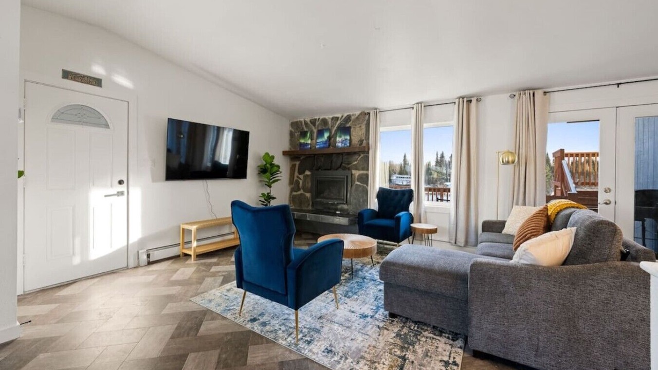 Photo of Livingroom in College