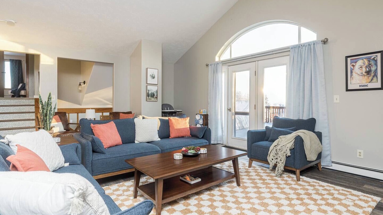 Photo of Livingroom in College
