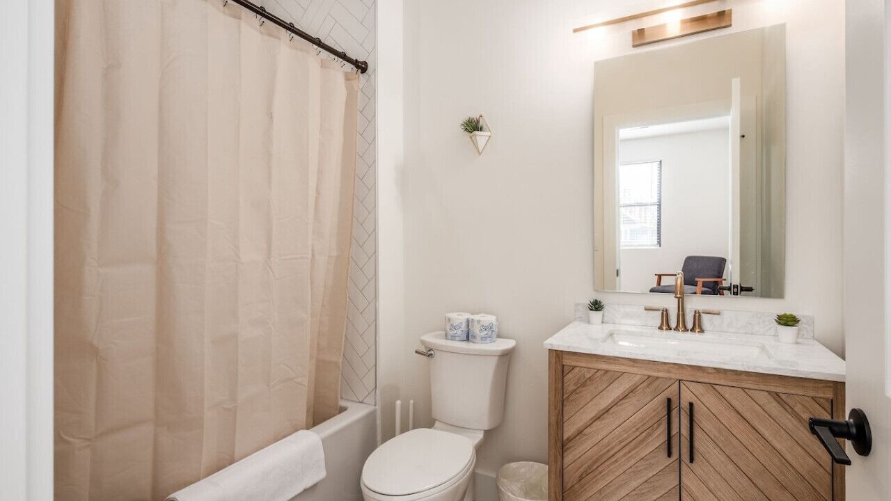 Photo of Bathroom in Near East Columbus