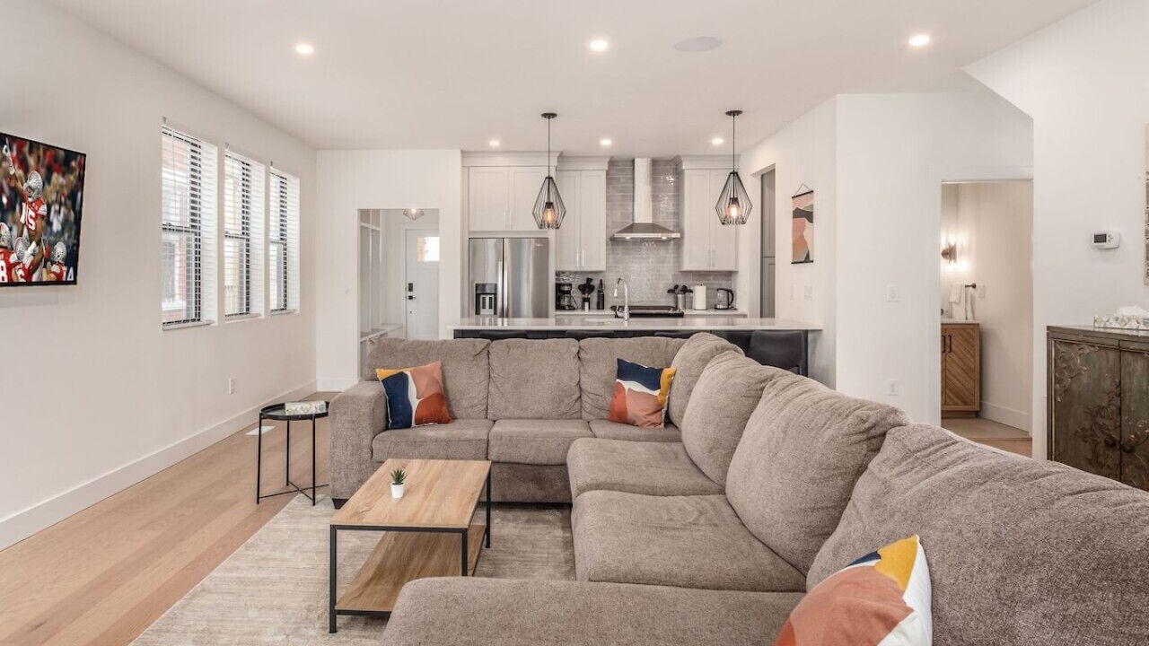 Photo of Livingroom in Near East Columbus