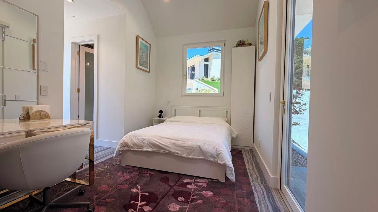 Photo of Bedroom in West of the Alameda