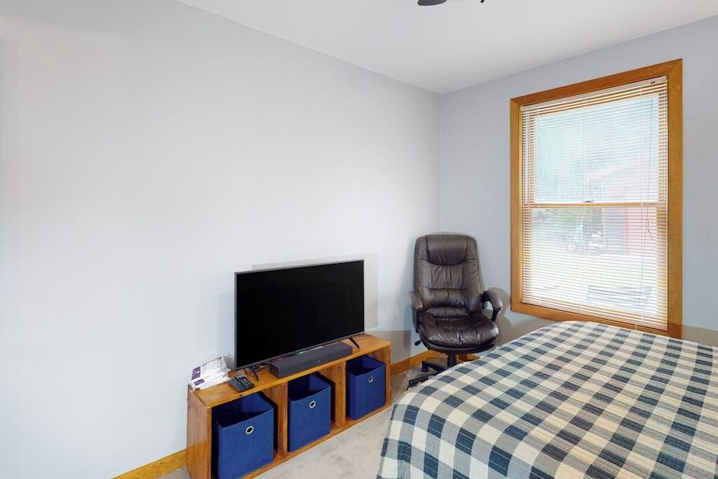 Photo of Bedroom in Weeks Mills