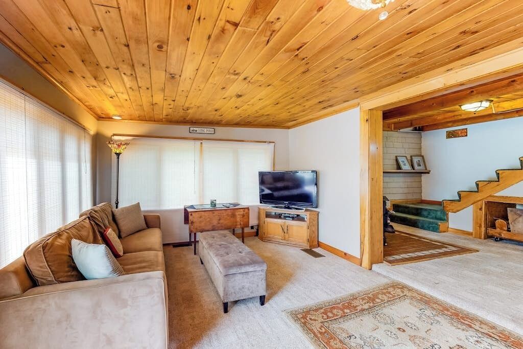 Photo of Livingroom in Weeks Mills