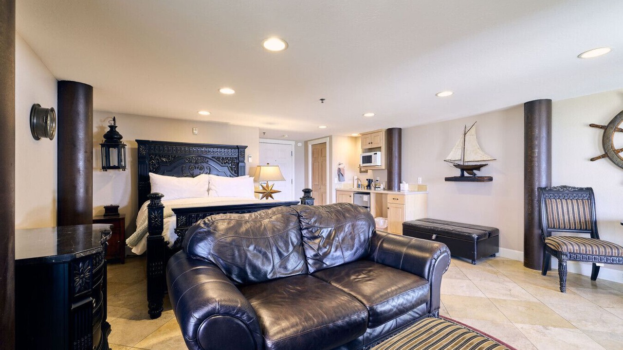 Photo of Livingroom in Homer