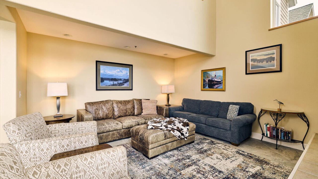 Photo of Livingroom in Homer