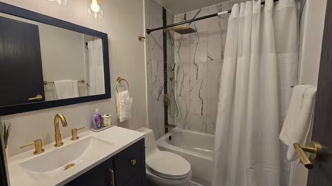 Photo of Bathroom in Scenic Foothills