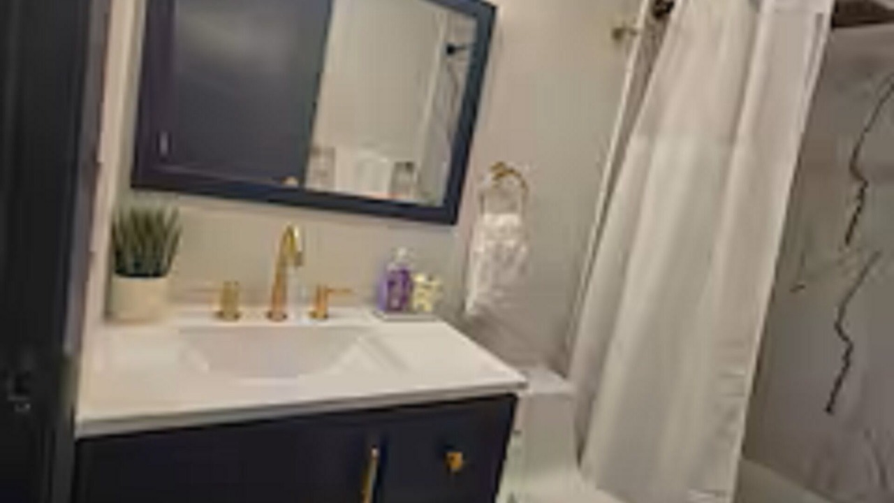 Photo of Bathroom in Scenic Foothills