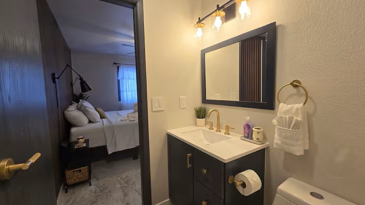 Photo of Bathroom in Scenic Foothills