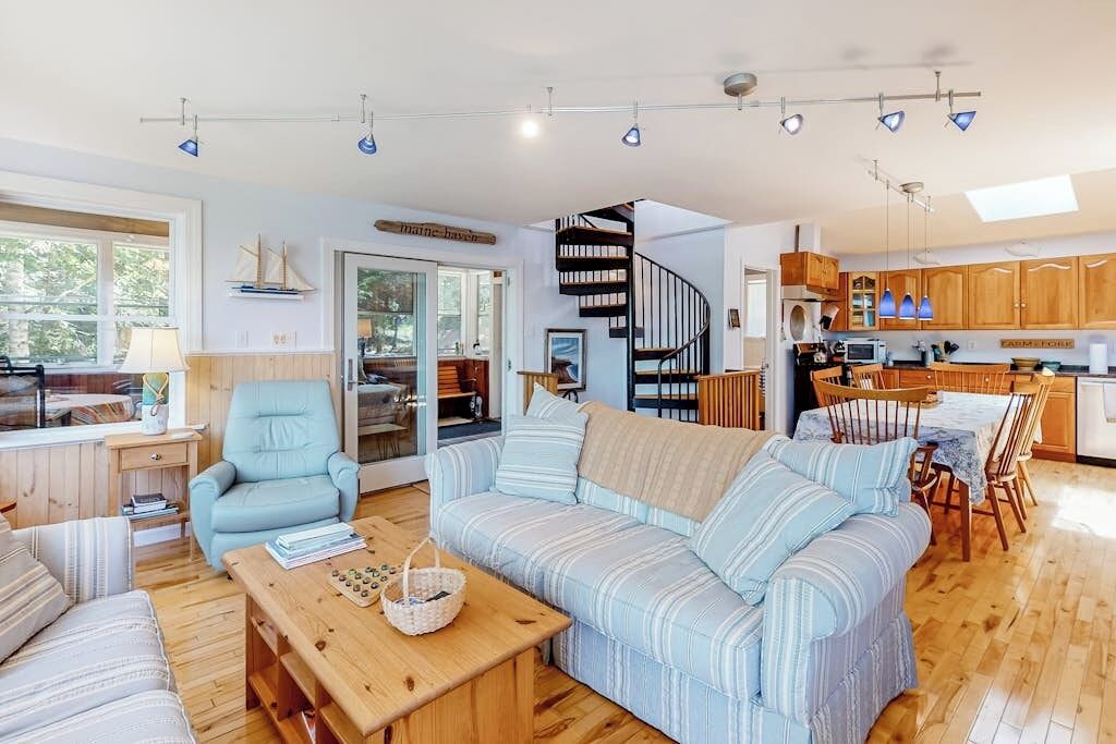 Photo of Livingroom in Phippsburg