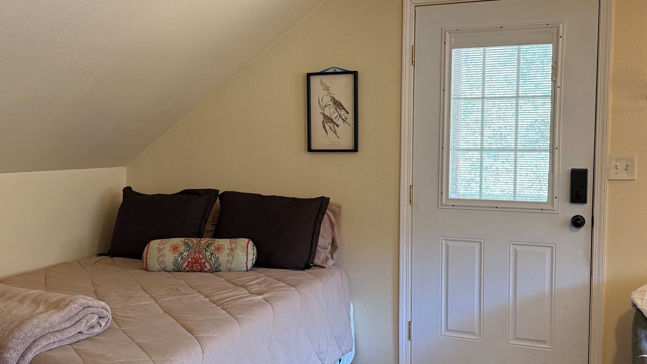 Photo of Bedroom in Seldovia