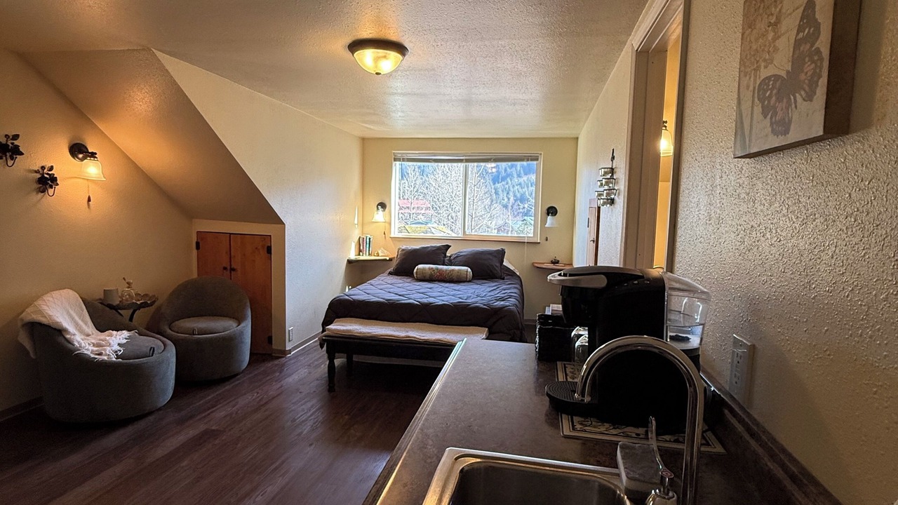 Photo of Bedroom in Seldovia