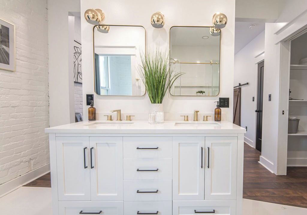 Photo of Bathroom in Livingston Park