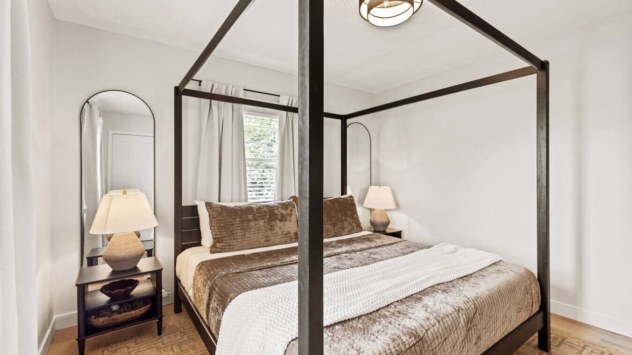Photo of Bedroom in Grove City