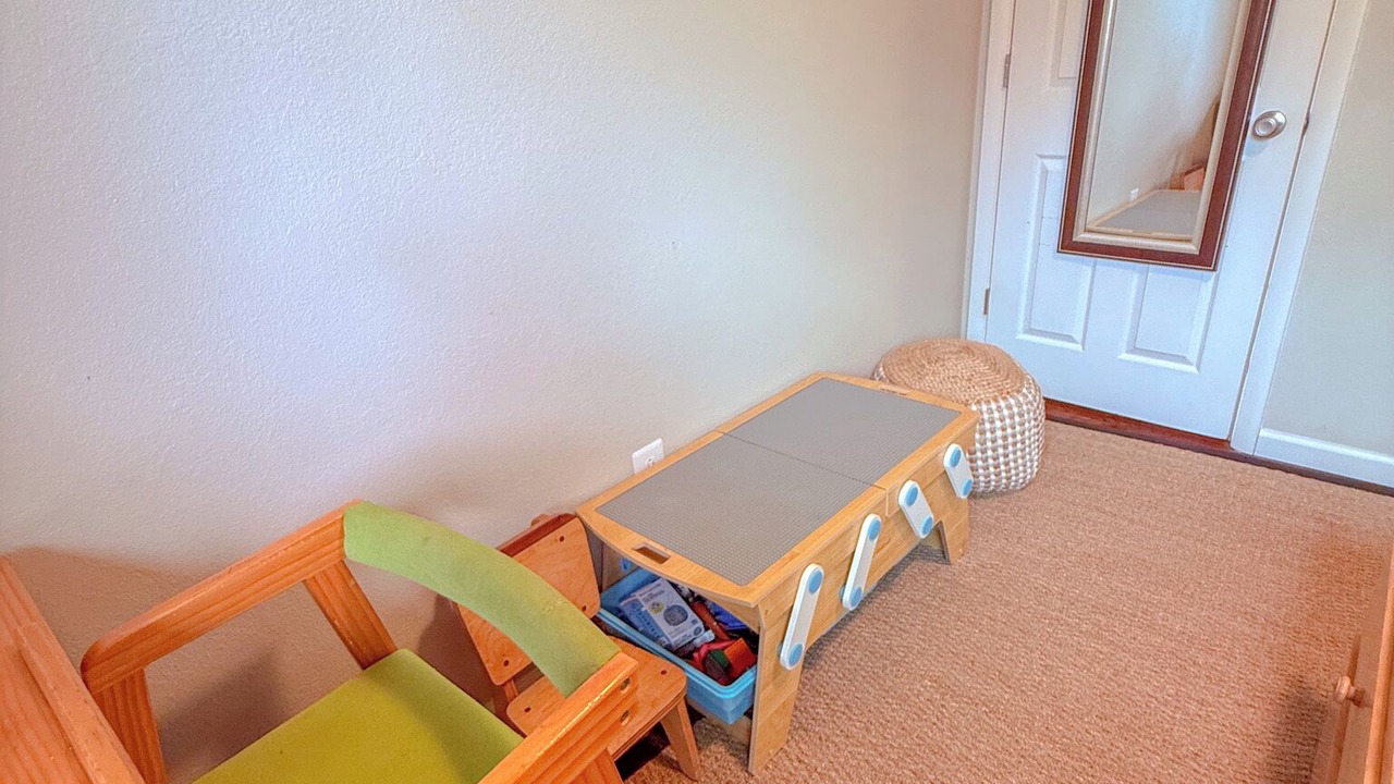 Photo of Bedroom in Northeast Anchorage