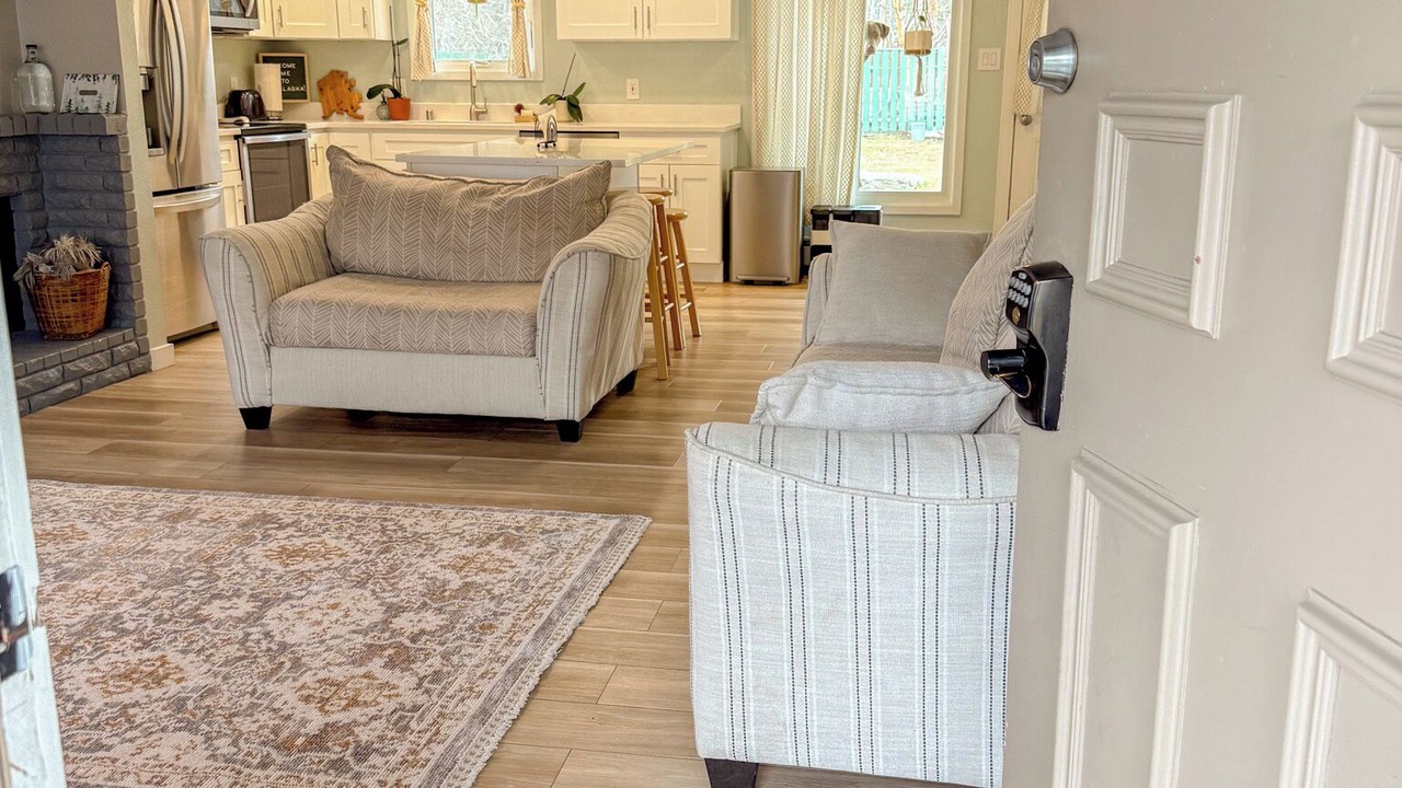 Photo of Livingroom in Northeast Anchorage
