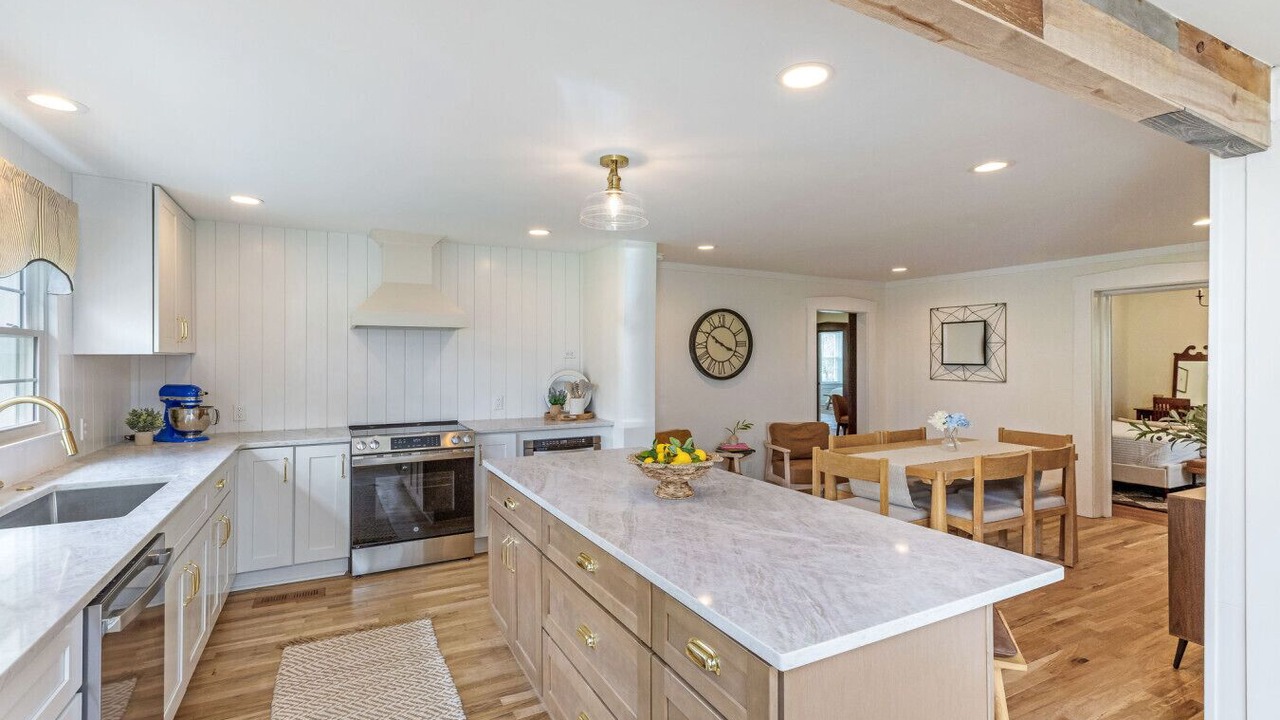 Photo of Kitchen in Lewis Center