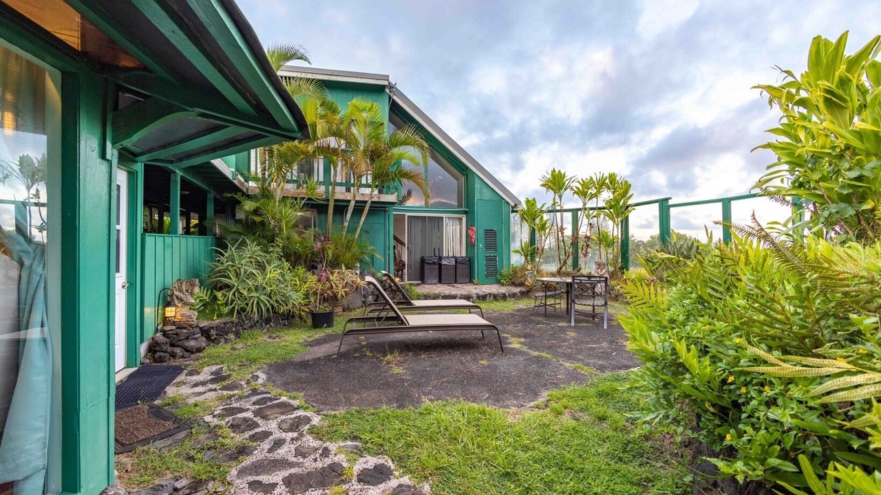 Photo of Patio Balcony in Haiku