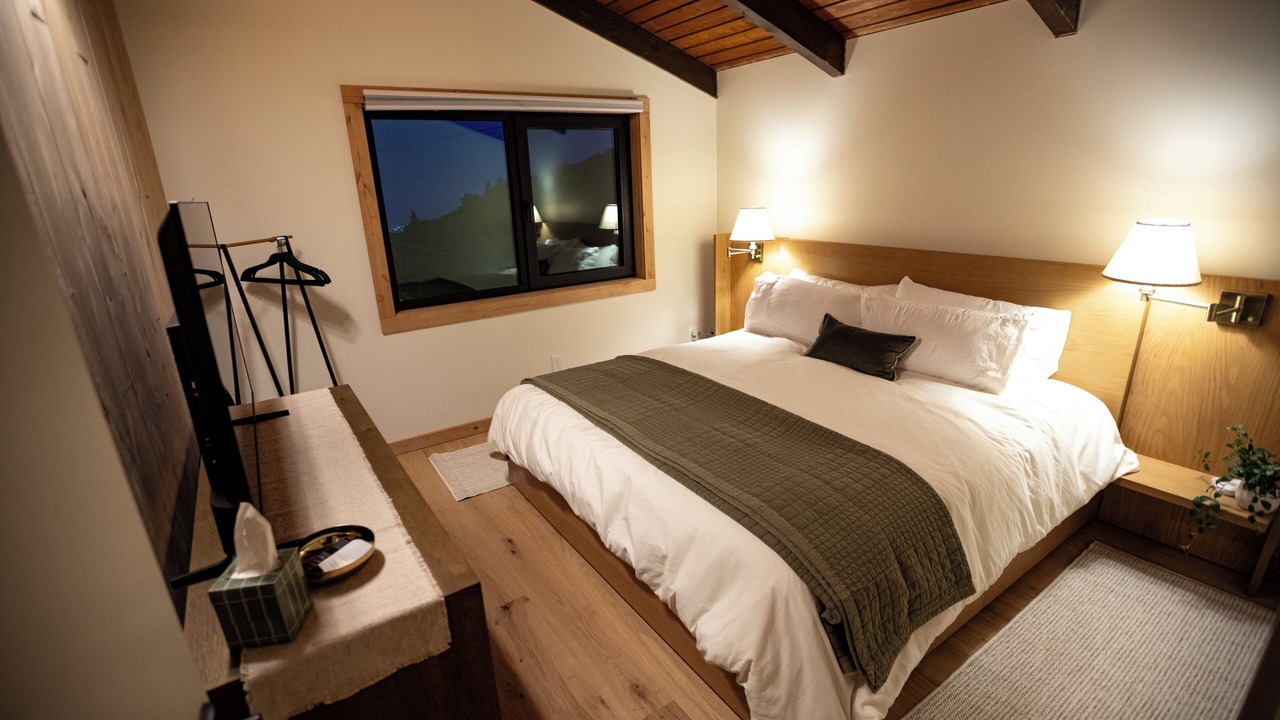 Photo of Bedroom in Anchorage