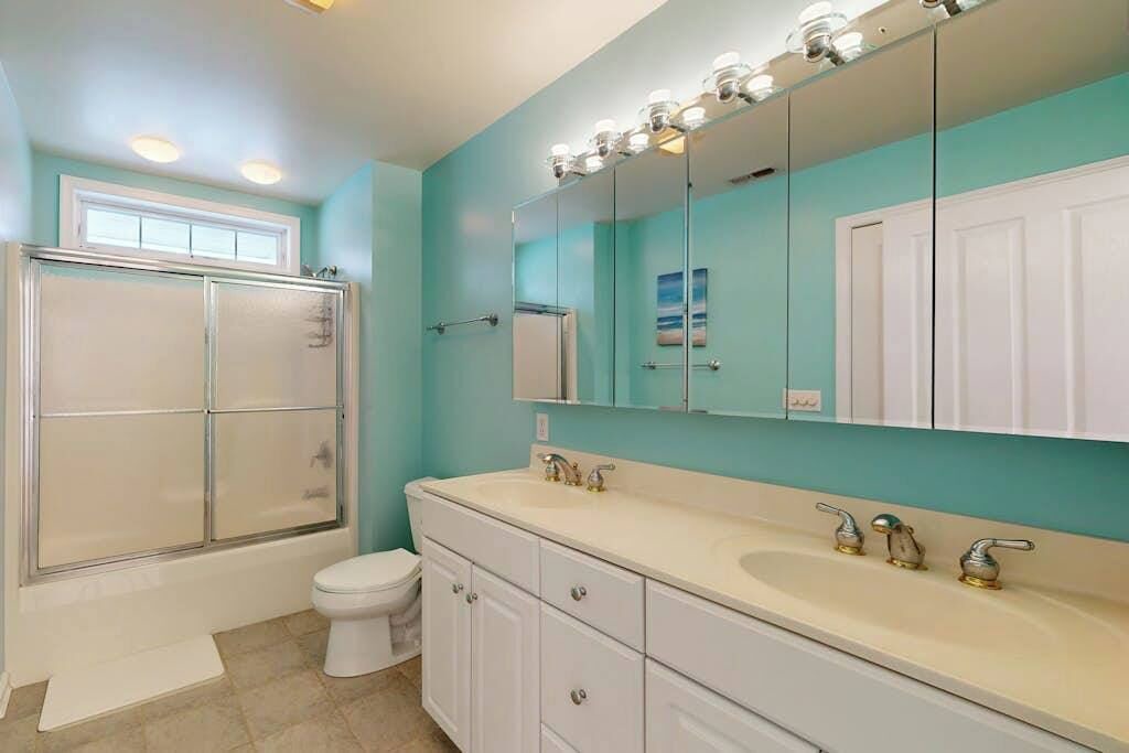 Photo of Bathroom in Heron Harbour Isle