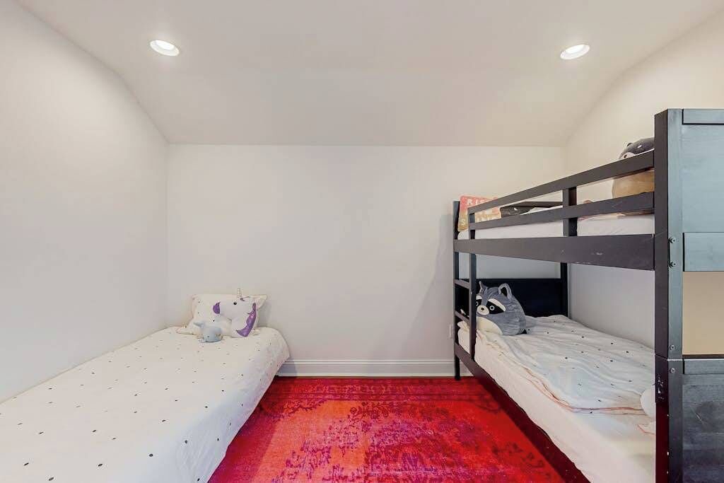 Photo of Bedroom in Cedar Neck