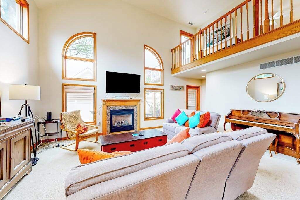 Photo of Livingroom in Country Club Estates