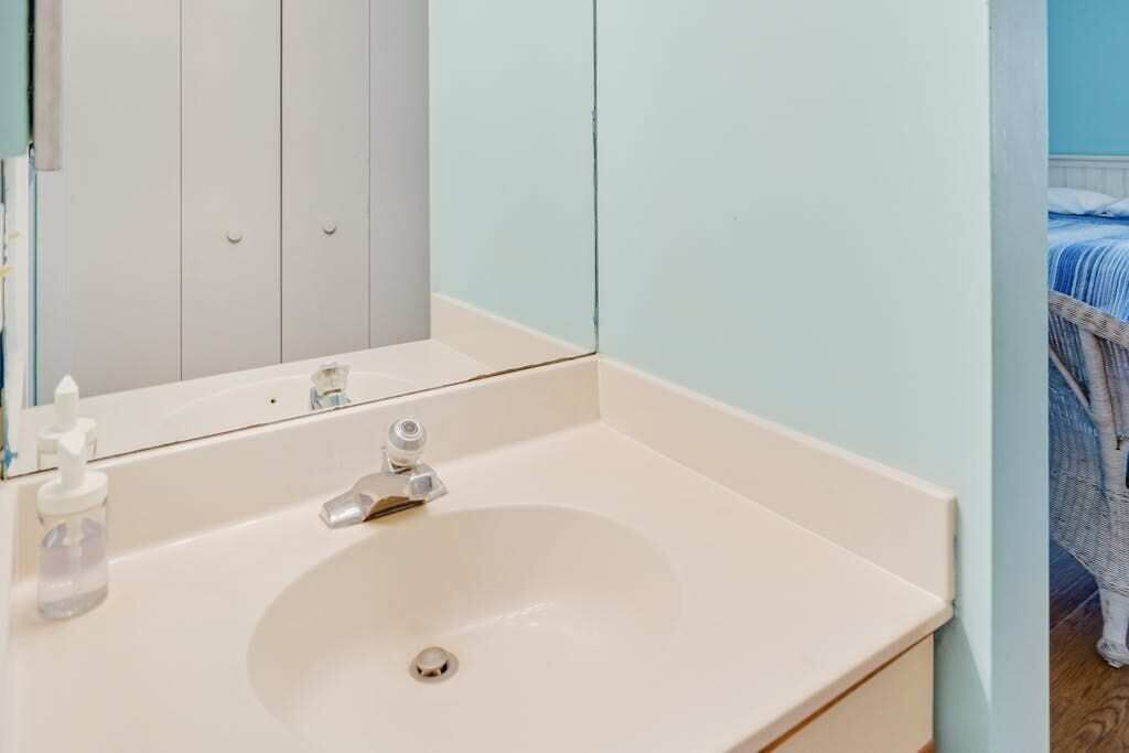 Photo of Bedroom in Country Club Estates
