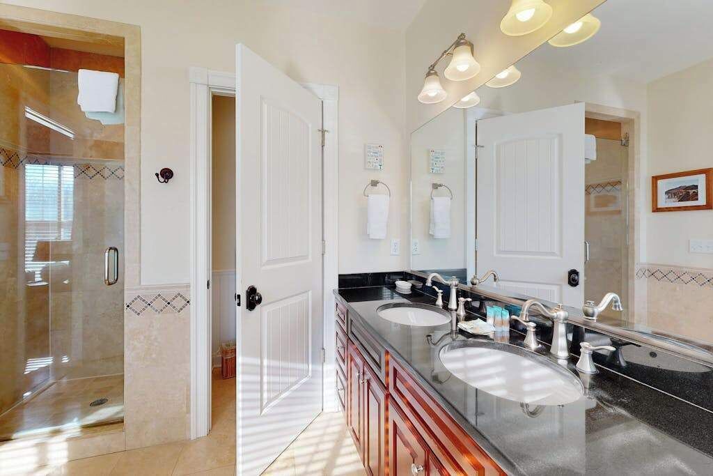 Photo of Bathroom in Country Club Estates