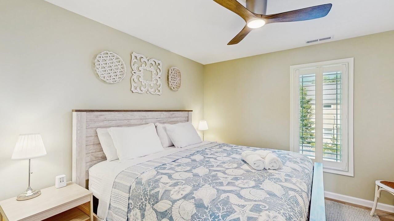 Photo of Bedroom in Country Club Estates