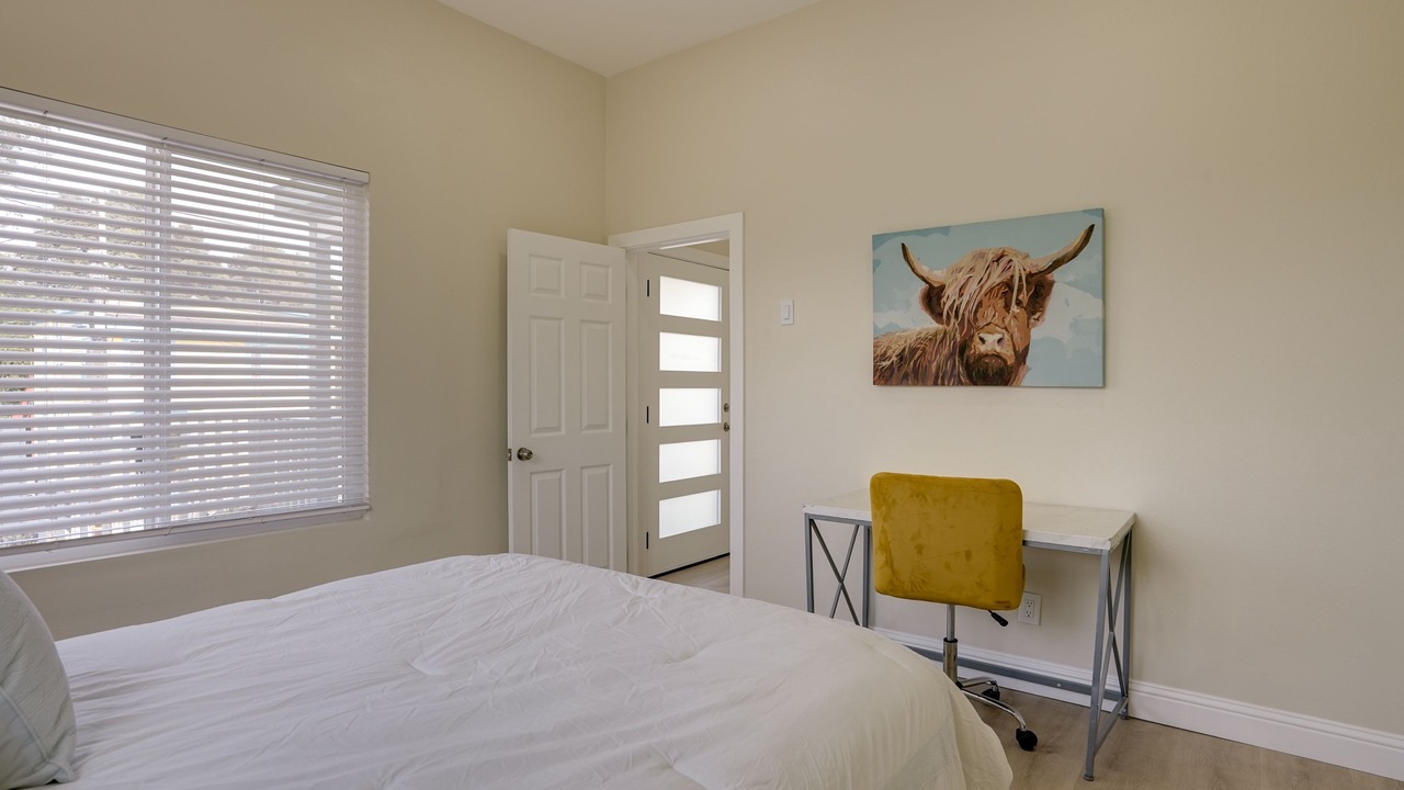 Photo of Bedroom in Longfellow